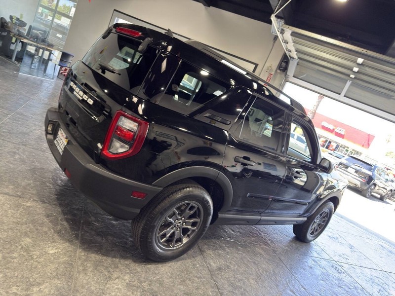 Ford Bronco Sport Vehicle Full-screen Gallery Image 23