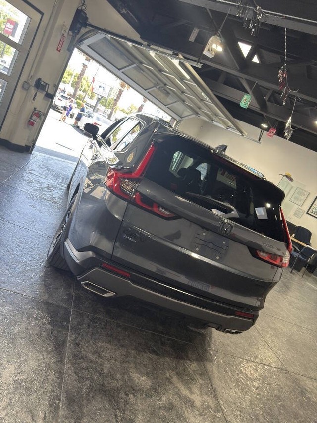 Honda CR-V Hybrid Vehicle Full-screen Gallery Image 21