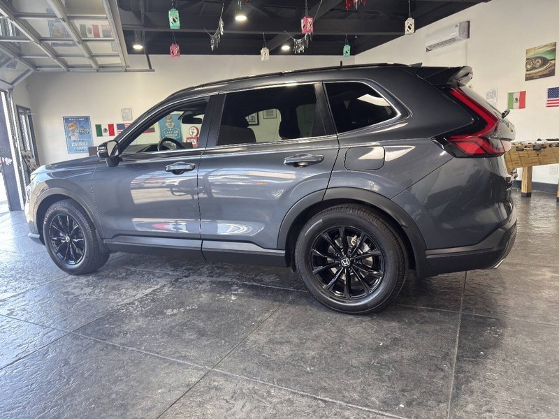 Honda CR-V Hybrid Vehicle Full-screen Gallery Image 20