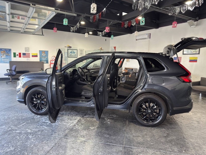Honda CR-V Hybrid Vehicle Full-screen Gallery Image 50