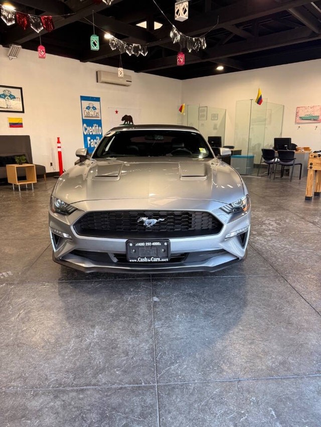 Ford Mustang Vehicle Full-screen Gallery Image 04