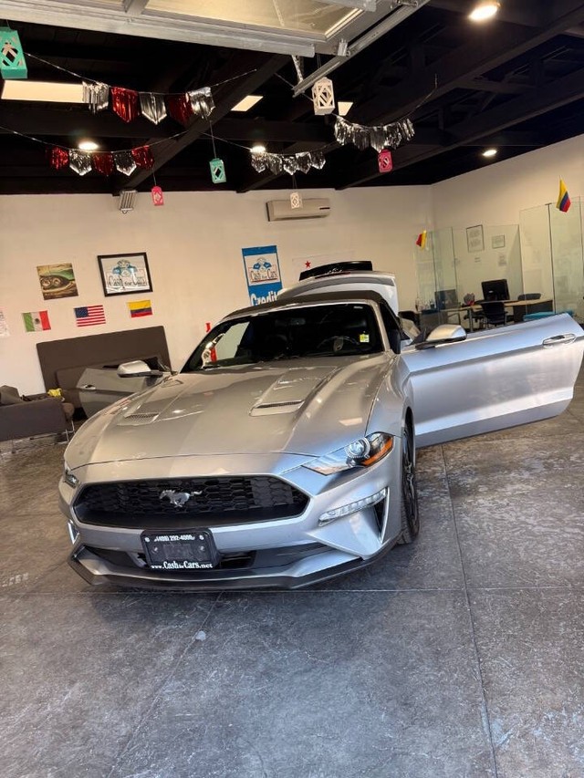 Ford Mustang Vehicle Full-screen Gallery Image 41