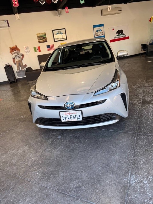 Toyota Prius Vehicle Full-screen Gallery Image 07