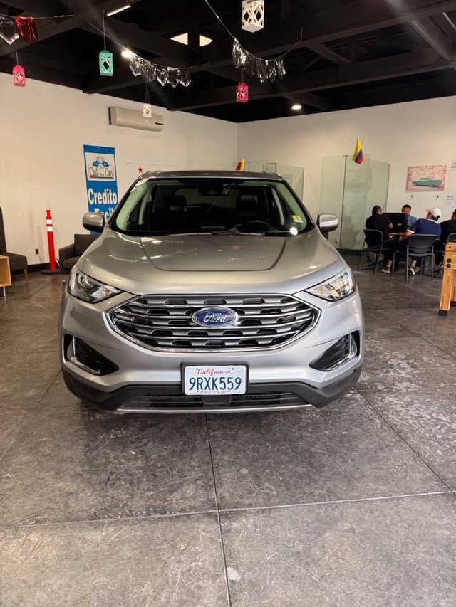 Ford Edge Vehicle Full-screen Gallery Image 03