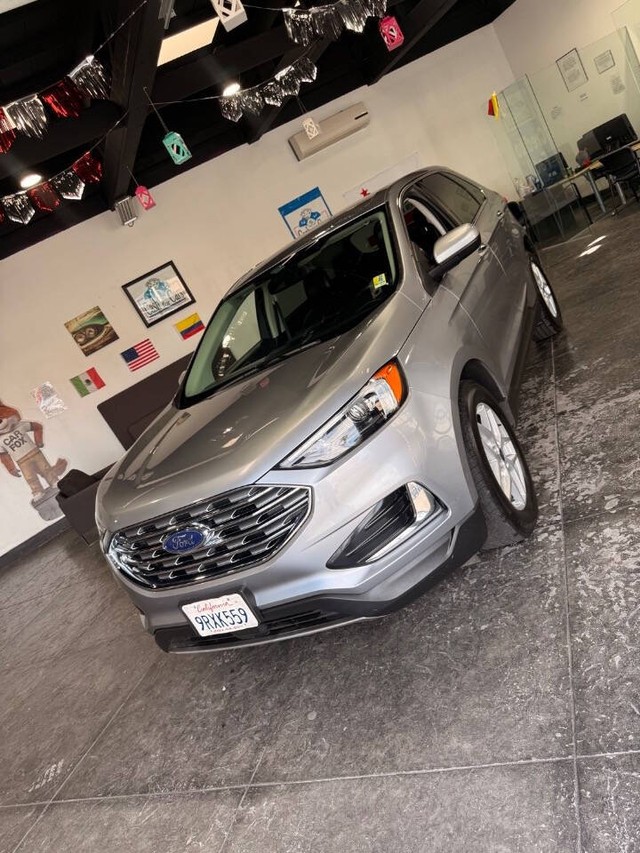 Ford Edge Vehicle Full-screen Gallery Image 04