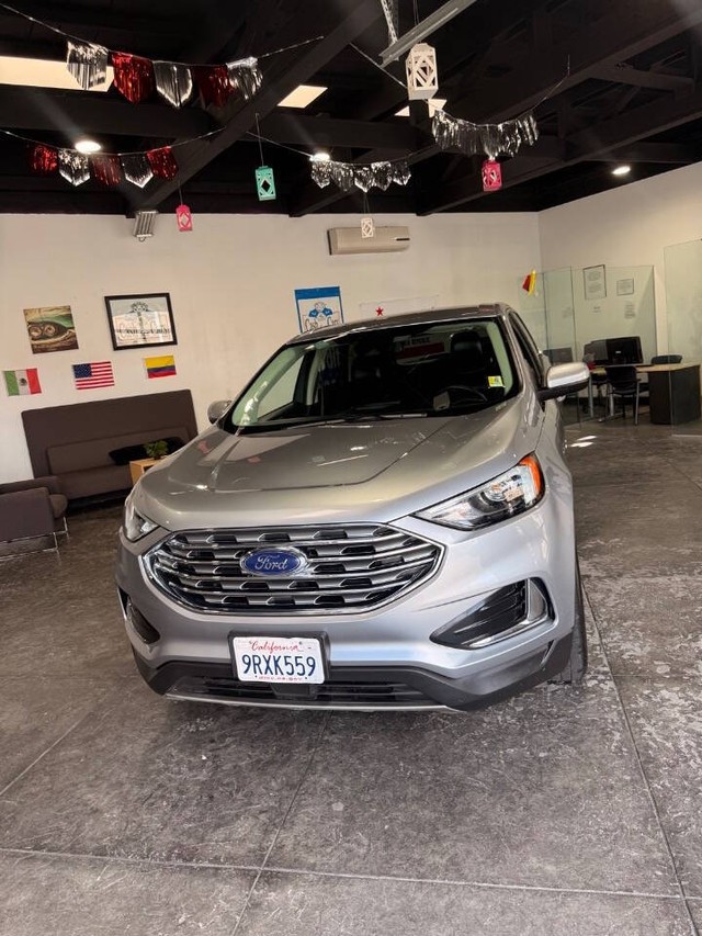 Ford Edge Vehicle Full-screen Gallery Image 05