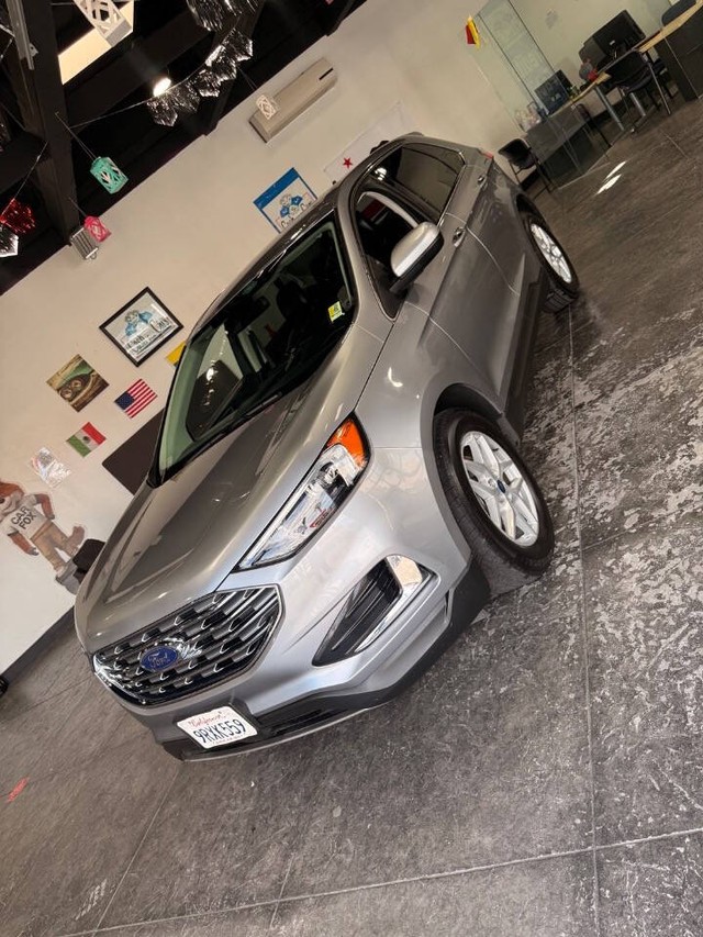 Ford Edge Vehicle Full-screen Gallery Image 08