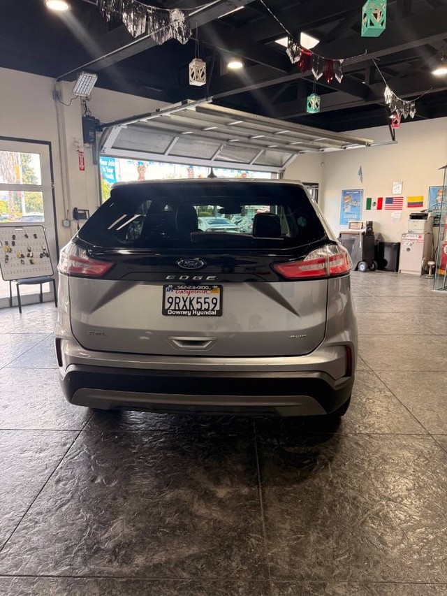 Ford Edge Vehicle Full-screen Gallery Image 21