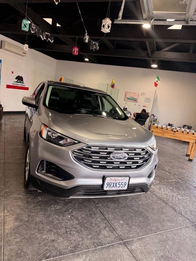 Ford Edge Vehicle Full-screen Gallery Image 32