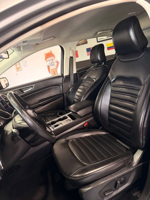 Ford Edge Vehicle Full-screen Gallery Image 35