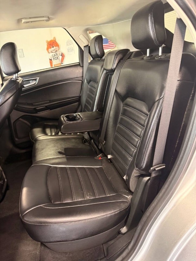 Ford Edge Vehicle Full-screen Gallery Image 39