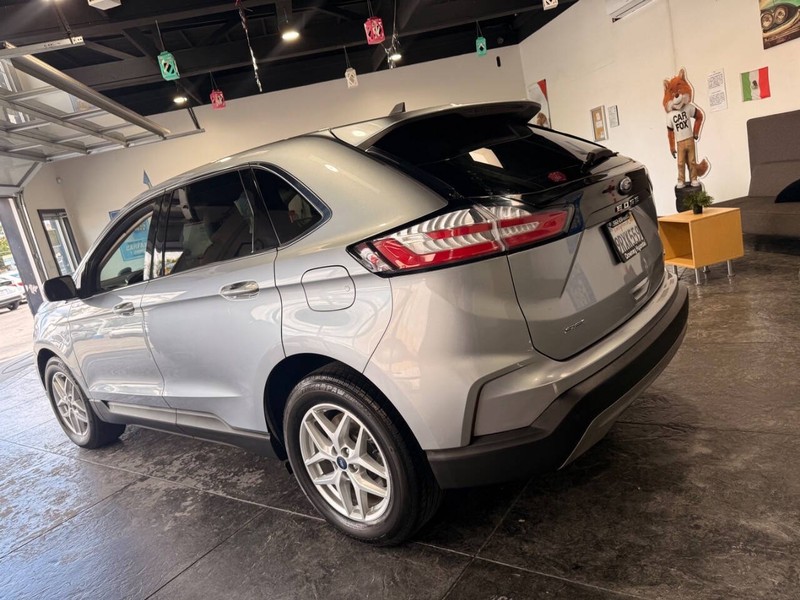 Ford Edge Vehicle Full-screen Gallery Image 14