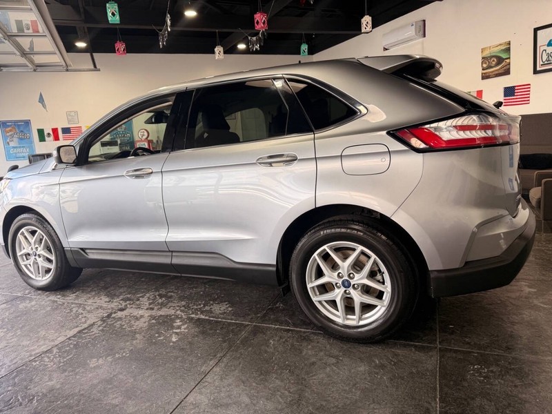 Ford Edge Vehicle Full-screen Gallery Image 15