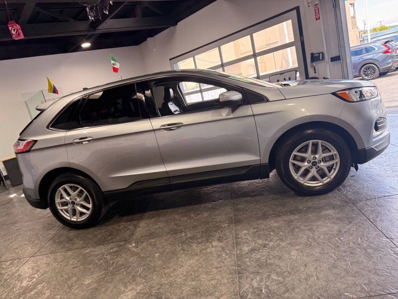Ford Edge Vehicle Full-screen Gallery Image 22
