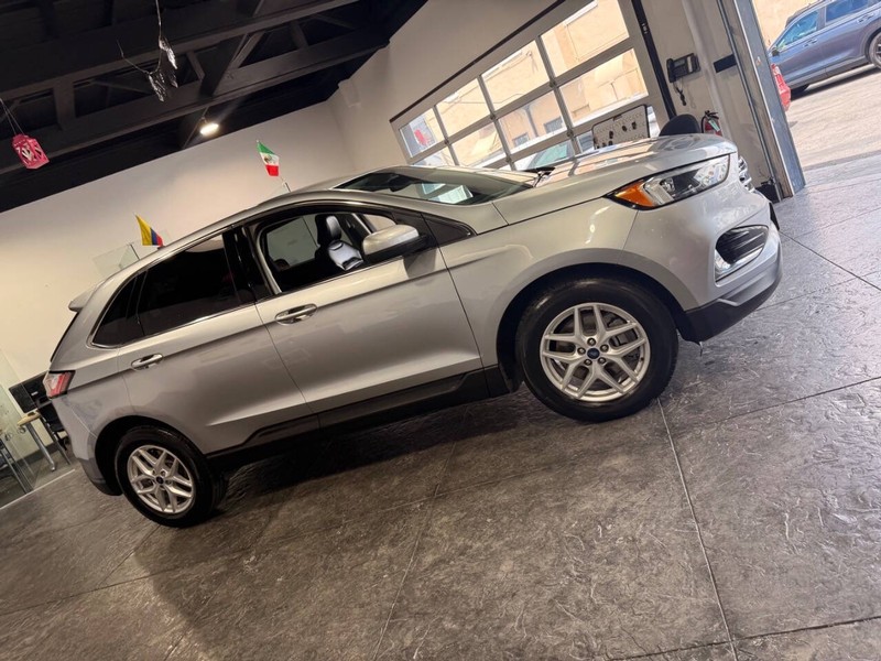 Ford Edge Vehicle Full-screen Gallery Image 26