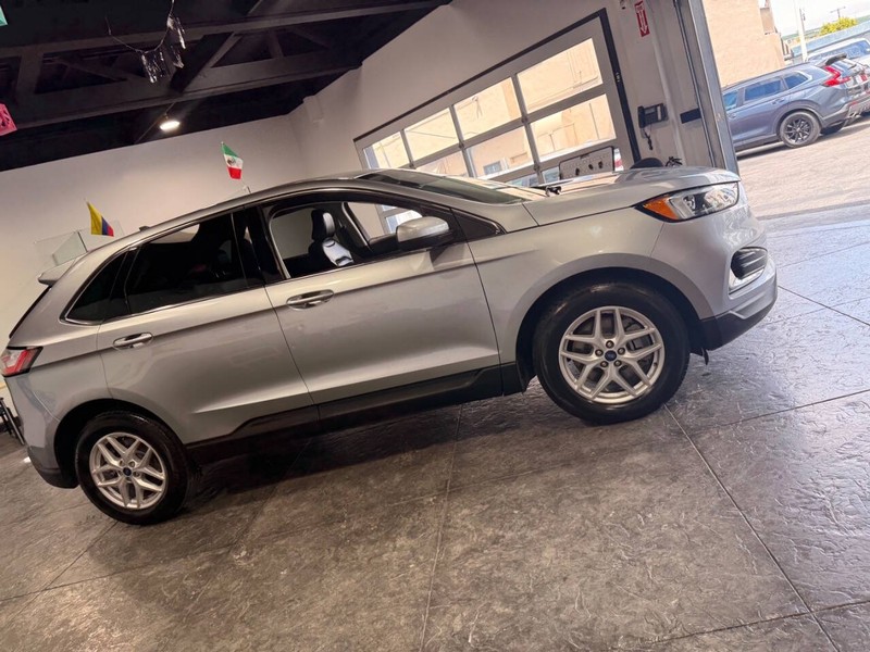 Ford Edge Vehicle Full-screen Gallery Image 27