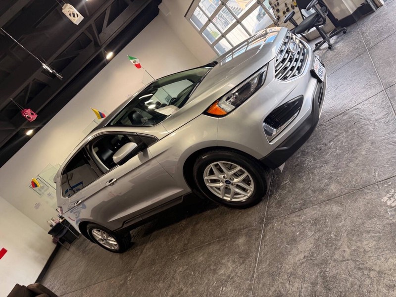 Ford Edge Vehicle Full-screen Gallery Image 30
