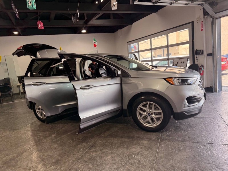 Ford Edge Vehicle Full-screen Gallery Image 49