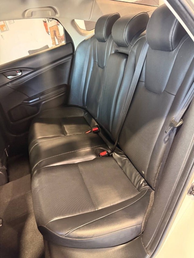 Honda Insight Vehicle Full-screen Gallery Image 44