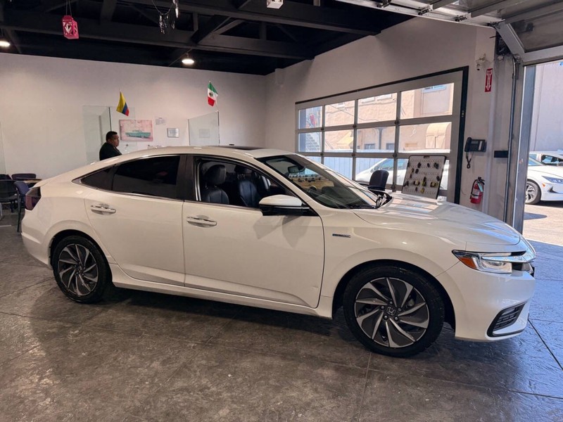 Honda Insight Vehicle Full-screen Gallery Image 32