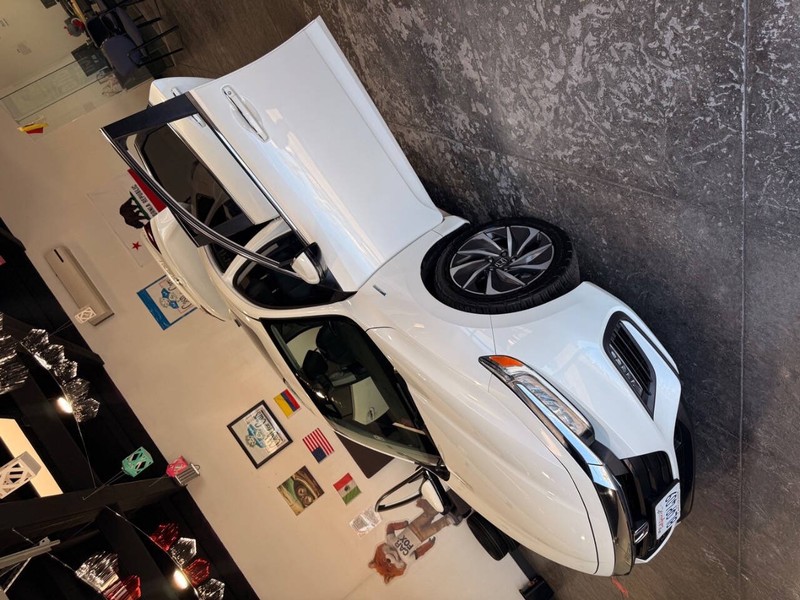 Honda Insight Vehicle Full-screen Gallery Image 48