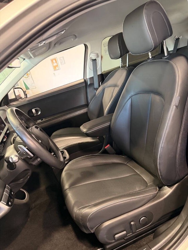 Hyundai IONIQ 5 Vehicle Full-screen Gallery Image 33