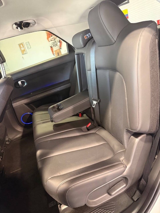 Hyundai IONIQ 5 Vehicle Full-screen Gallery Image 37