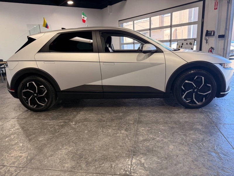 Hyundai IONIQ 5 Vehicle Full-screen Gallery Image 22