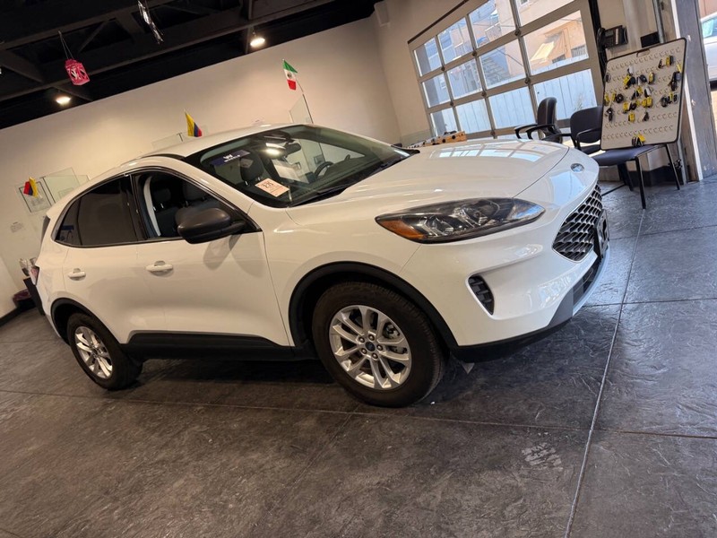 Ford Escape Vehicle Full-screen Gallery Image 44