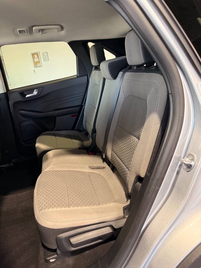 Ford Escape Vehicle Full-screen Gallery Image 50