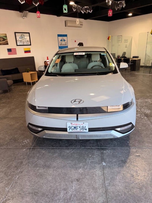 Hyundai IONIQ 5 Vehicle Full-screen Gallery Image 02