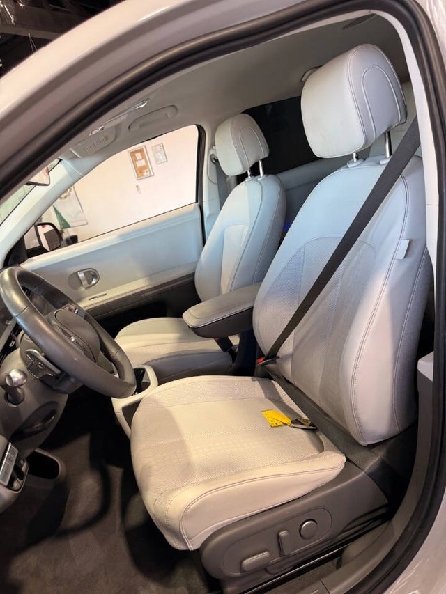 Hyundai IONIQ 5 Vehicle Full-screen Gallery Image 44