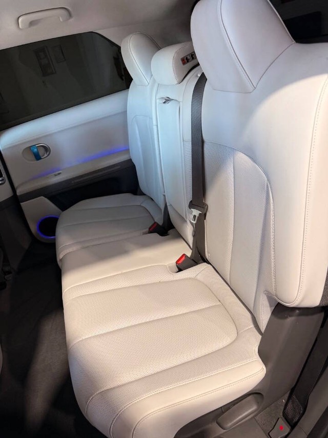 Hyundai IONIQ 5 Vehicle Full-screen Gallery Image 49