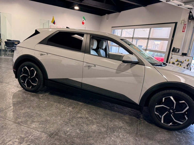 Hyundai IONIQ 5 Vehicle Full-screen Gallery Image 40
