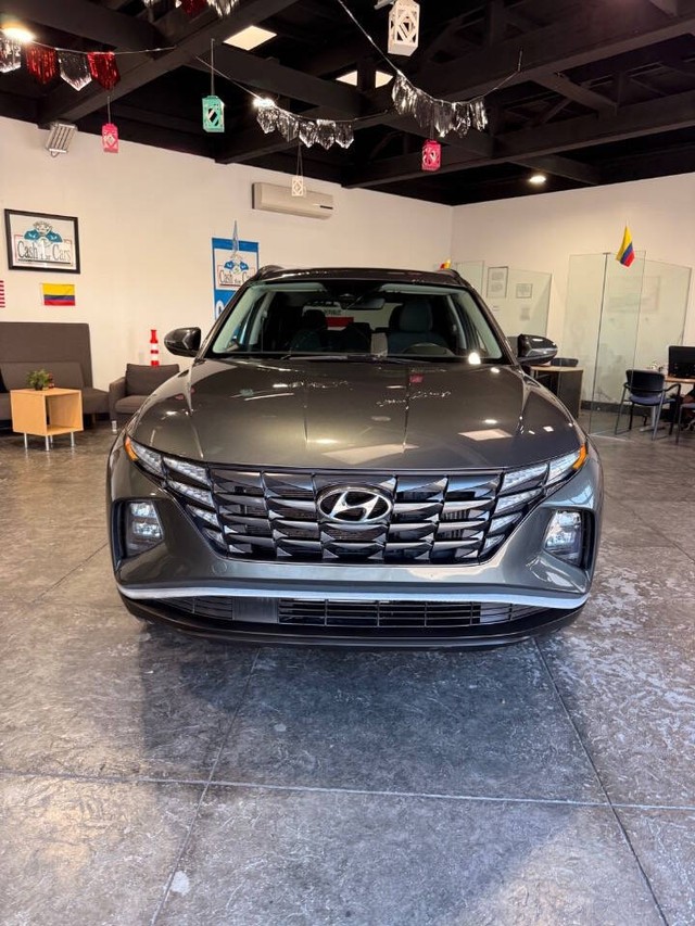 Hyundai Tucson Hybrid Vehicle Full-screen Gallery Image 04
