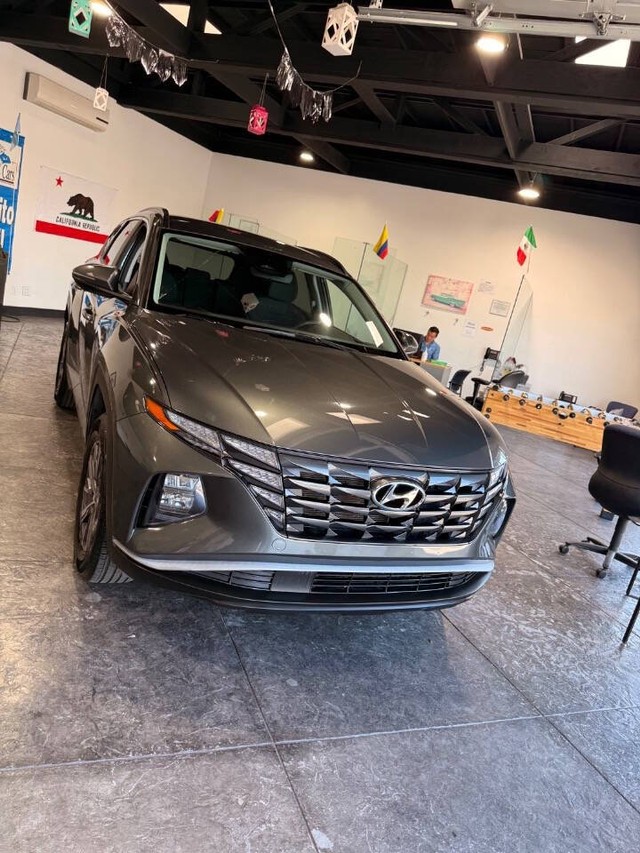 Hyundai Tucson Hybrid Vehicle Full-screen Gallery Image 42