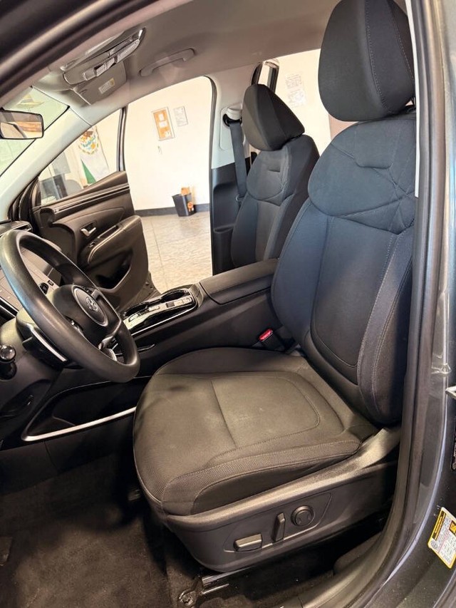 Hyundai Tucson Hybrid Vehicle Full-screen Gallery Image 46