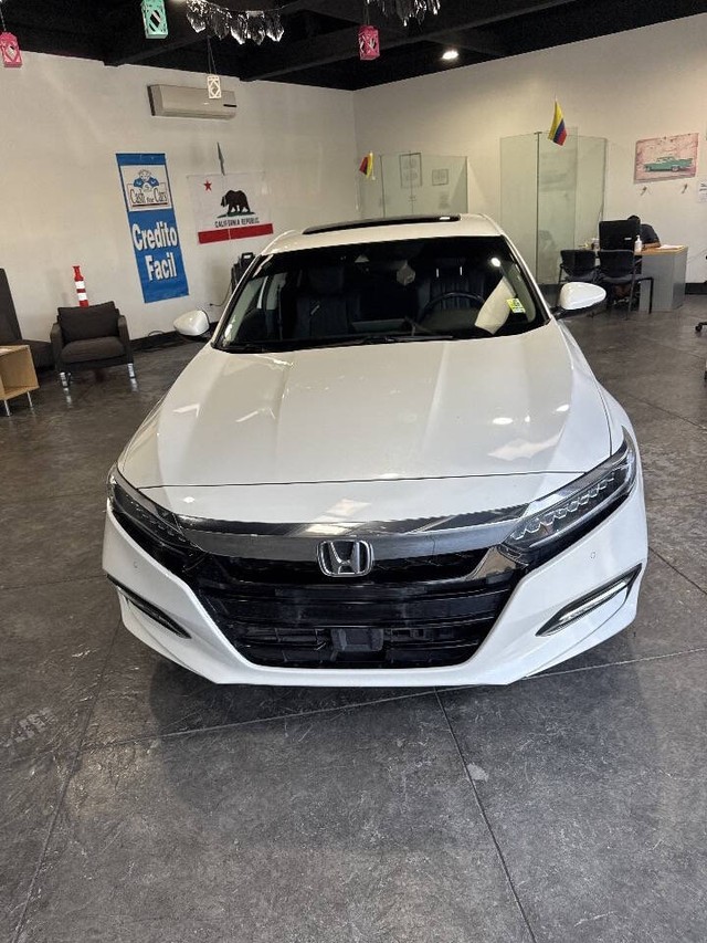Honda Accord Hybrid Vehicle Full-screen Gallery Image 08