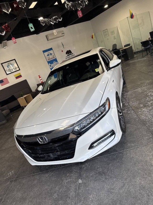 Honda Accord Hybrid Vehicle Full-screen Gallery Image 10
