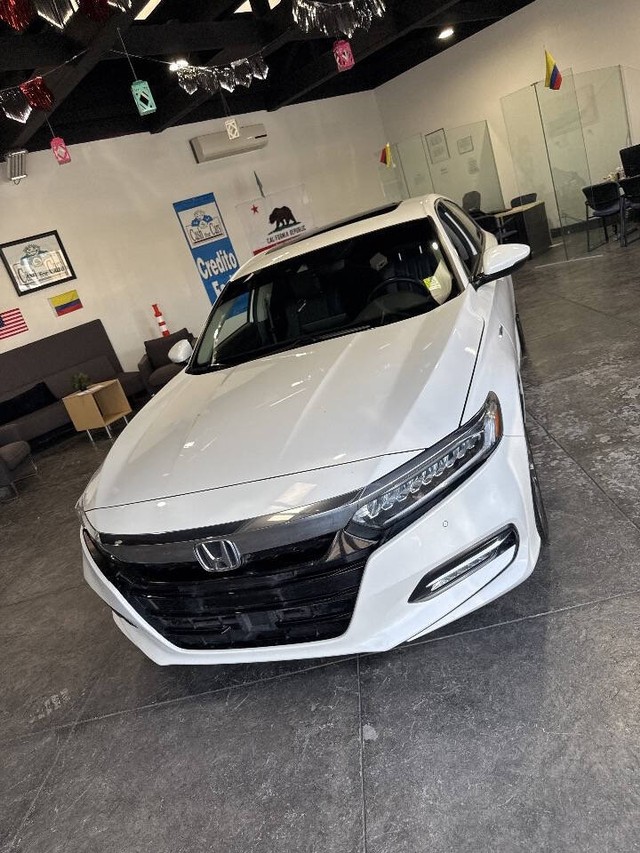 Honda Accord Hybrid Vehicle Full-screen Gallery Image 11