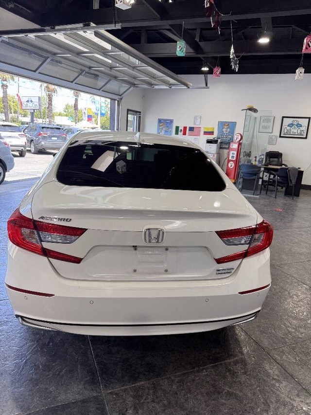 Honda Accord Hybrid Vehicle Full-screen Gallery Image 26