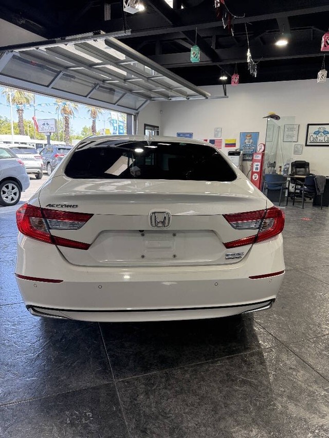 Honda Accord Hybrid Vehicle Full-screen Gallery Image 31