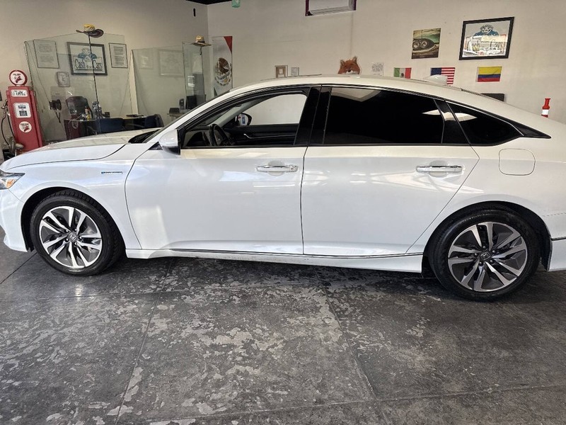 Honda Accord Hybrid Vehicle Full-screen Gallery Image 17