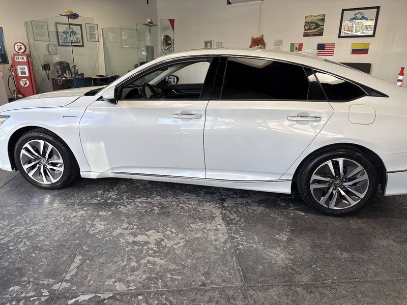 Honda Accord Hybrid Vehicle Full-screen Gallery Image 21