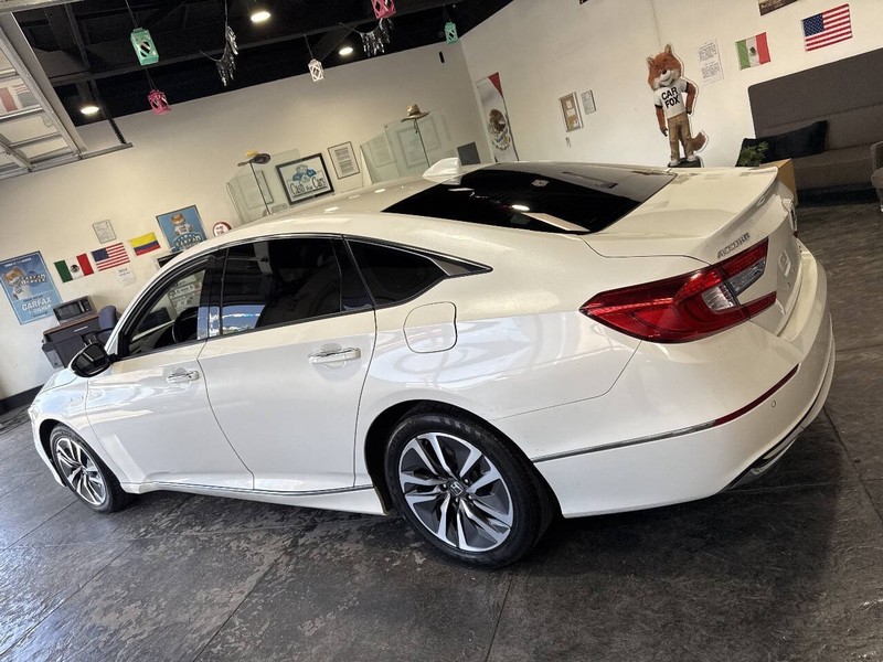 Honda Accord Hybrid Vehicle Full-screen Gallery Image 28