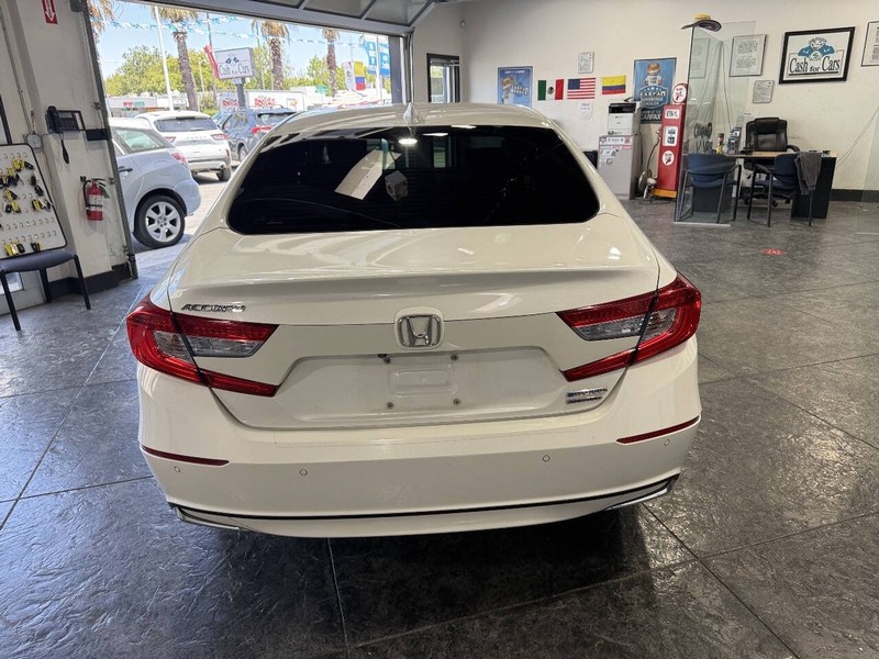 Honda Accord Hybrid Vehicle Full-screen Gallery Image 34