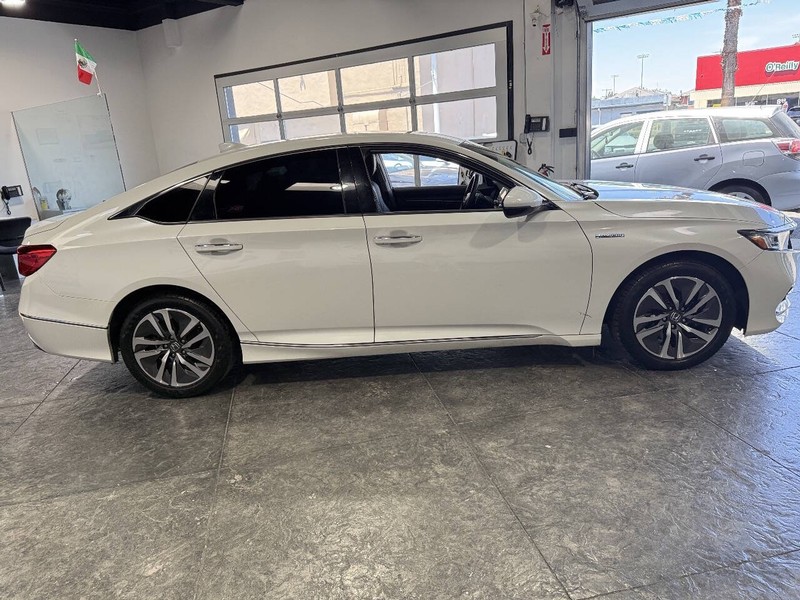 Honda Accord Hybrid Vehicle Full-screen Gallery Image 39