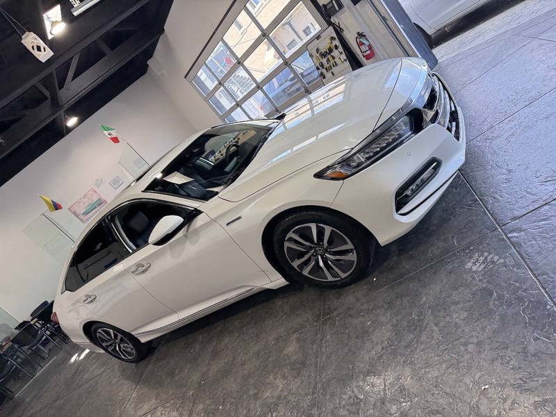 Honda Accord Hybrid Vehicle Full-screen Gallery Image 50