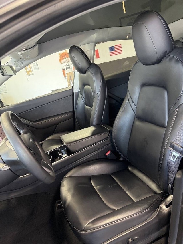 Tesla Model Y Vehicle Full-screen Gallery Image 47