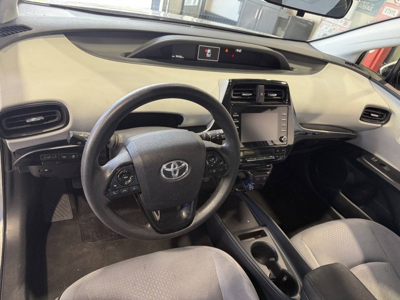 Toyota Prius Vehicle Full-screen Gallery Image 42